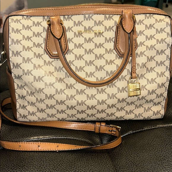 Micheal Kors Mercer Medium Heritage Logo Duffle - Picture 1 of 8